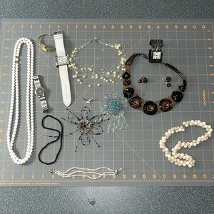 Vintage lot Set of jewelry.